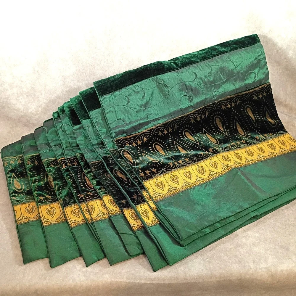 Pier 1 Velvet Green Gold Multi Fabric Holiday Placemats Set of 10 Christmas Deco